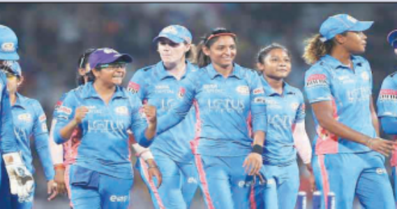 मुंबई इंडियन्स ने चार विकेट से जीता आखिरी मैच