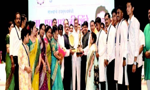 एकनाथ शिंदे का काम करने का तरीका अलग