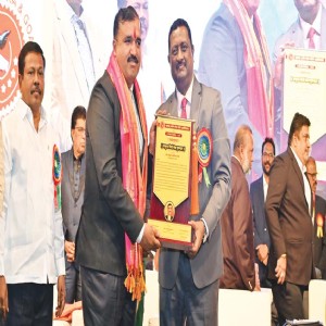 एड. पांडुरंग थोरवे ‌‘उत्कृष्ट विधिसेवा पुरस्कार‌’ से किए गए सम्मानित