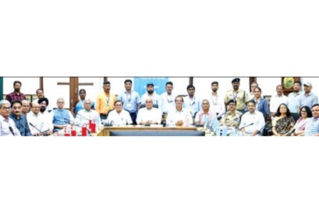मध्य रेल के 9 कर्मचारियों को सेफ्टी अवॉर्ड