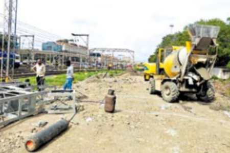 पुणे रेलवे स्टेशन पर 2 नए प्लेटफाॅर्म का निर्माण शुरू